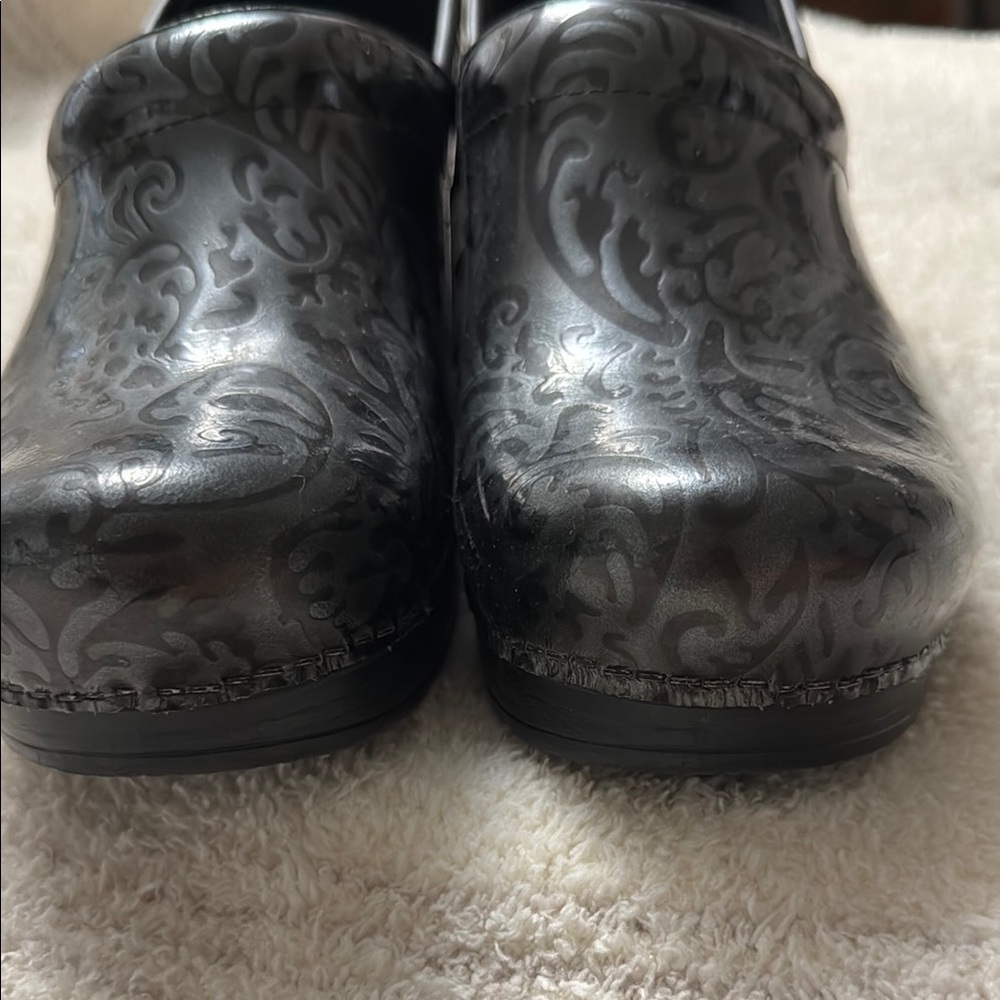 Dansko Black Patterned Clogs - Picture 4 of 6